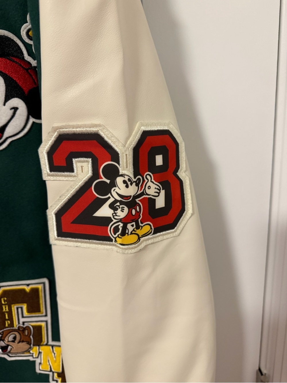 Disney Adult Unisex Varsity Jacket Women's Size XXL Men's Size  XL NWT - Picture 15 of 16